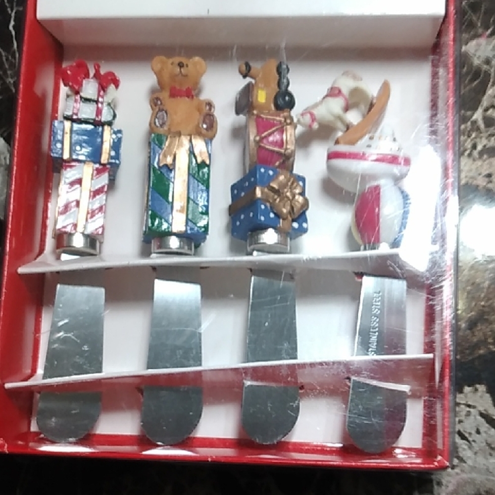 Holiday Time Festive Cheese Spreaders Set with Red, Blue, and Gold Accents